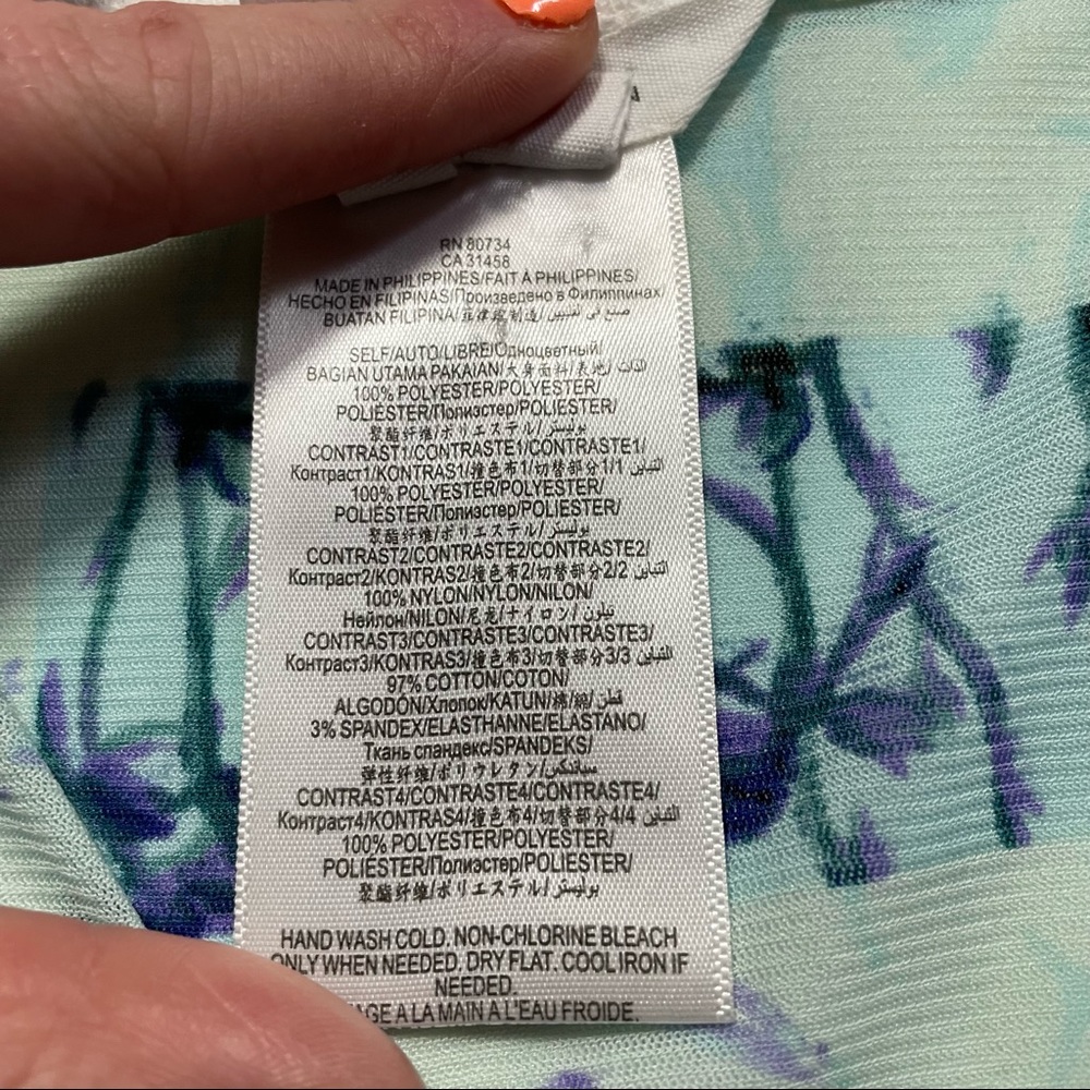 BCBGeneration Sheer Lightweight Patterned Lace Sl… - image 4